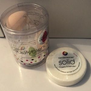 Mini beauty blender with free cleanser